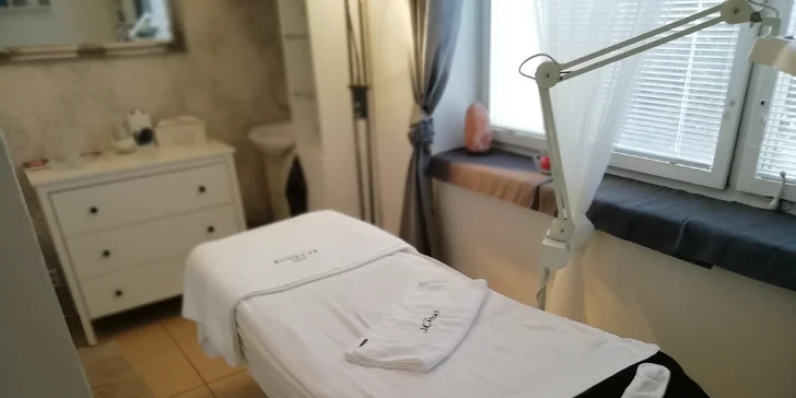Permanentní prodloužení a zahuštění řas včetně kartáčku na pročesání