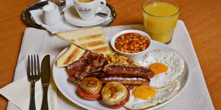 Otevřený voucher v hodnotě 300 a 500 Kč na cokoliv ze snídaňového menu