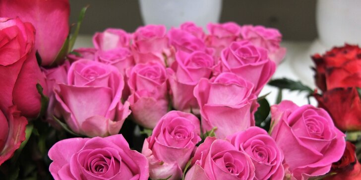 Potěšte svou lásku nebo maminku kyticí bílých holandských růží