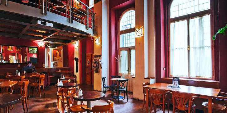 Otevřený voucher v hodnotě 300 a 500 Kč na cokoliv ze snídaňového menu
