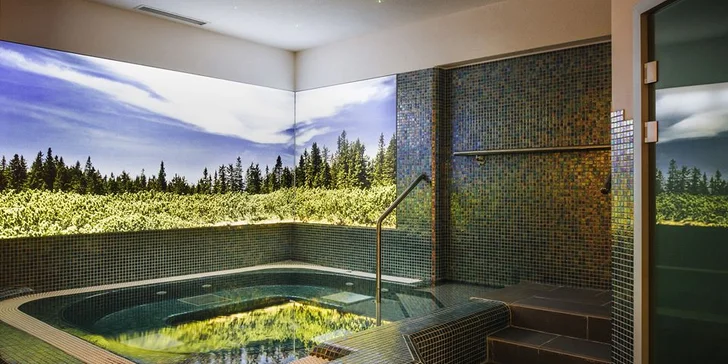 U podzimních variant máte také volný vstup do wellness v hotelu Natura, kde je vířivka, sauna a relaxační místnost. 