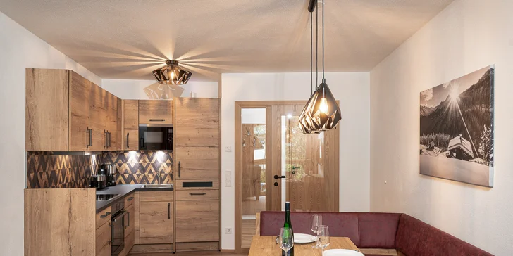 Veľmi podobný štandard ponúka aj Štúdiový apartmán s rozlohou 49 m², ktorý je určený pre 4 osoby.