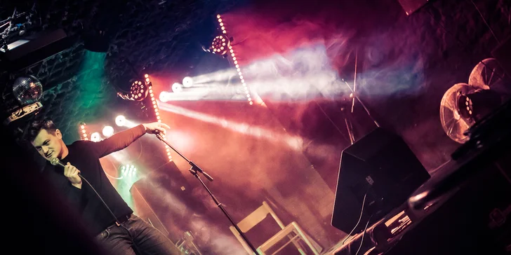 Vstupenka na večer plný komiků: SHOW stání - stand up comedy