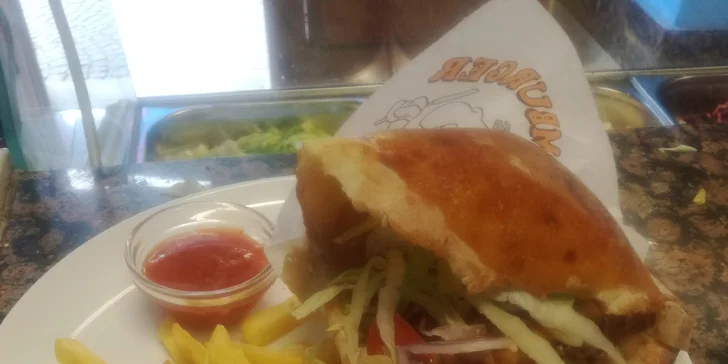 Jídlo s sebou: kebab v tortille s nápojem nebo 3 pizzy podle výběru
