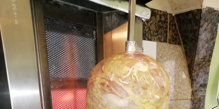 Jídlo s sebou: kebab v tortille s nápojem nebo 3 pizzy podle výběru