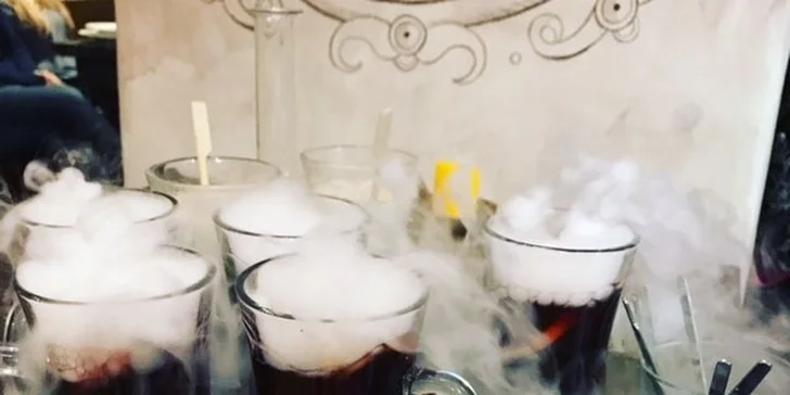 Prohlídka Muzea alchymistů po zavírací době: vystoupení alchymisty a nápoj