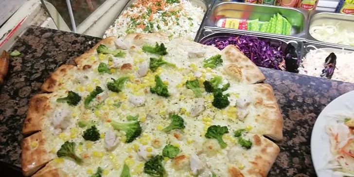 Jídlo s sebou: kebab v tortille s nápojem nebo 3 pizzy podle výběru