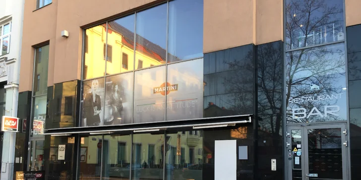 1 nebo 2 pizzy podle výběru i s vodní dýmkou a míchanými koktejly