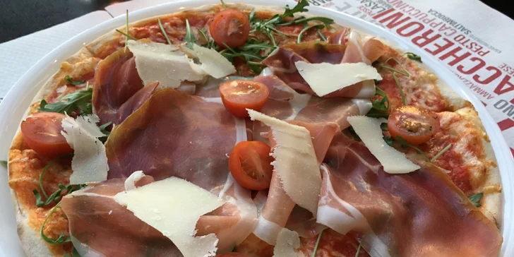 1 nebo 2 pizzy podle výběru i s vodní dýmkou a míchanými koktejly