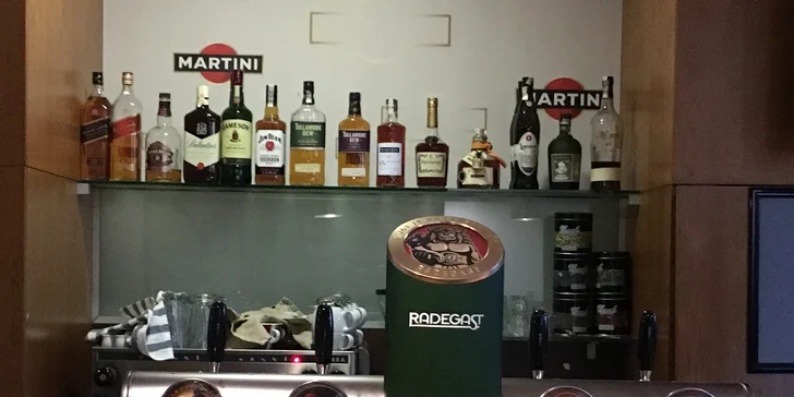 1 nebo 2 pizzy podle výběru i s vodní dýmkou a míchanými koktejly