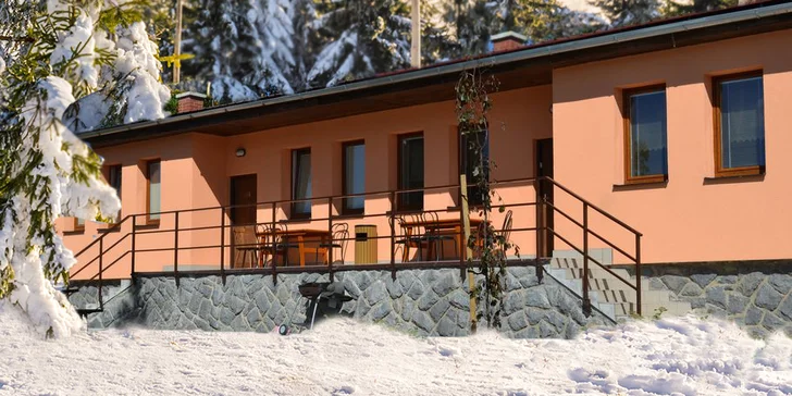 K dispozici je i 6 zděných, plně vybavených apartmánů.