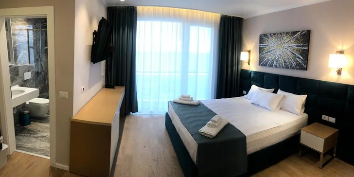 Letecky do Albánie: 7 nocí s all inclusive v letovisku Drač přímo u pláže