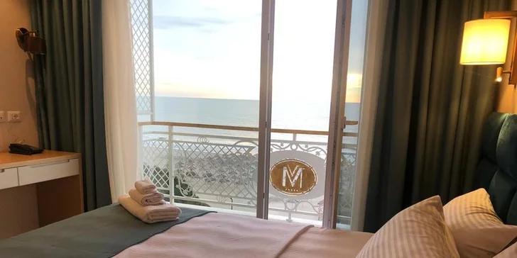 Letecky do Albánie: 7 nocí s all inclusive v letovisku Drač přímo u pláže