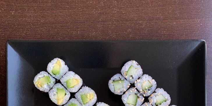 Pestré sushi sety: 24 vege rolek, ale i 22 či 32 ks s avokádem či rybami