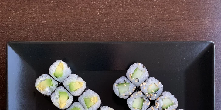Pestré sushi sety: 24 vege rolek, ale i 22 či 32 ks s avokádem či rybami s možností rozvozu