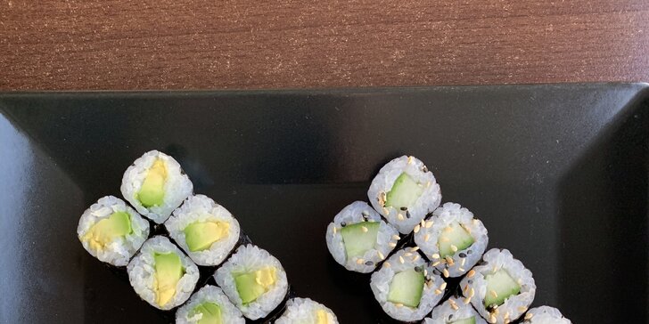 Pestré sushi sety: 24 vege rolek, ale i 22 či 32 ks s avokádem či rybami s možností rozvozu