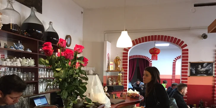 Pestré sushi sety: 24 vege rolek, ale i 22 či 32 ks s avokádem či rybami s možností rozvozu