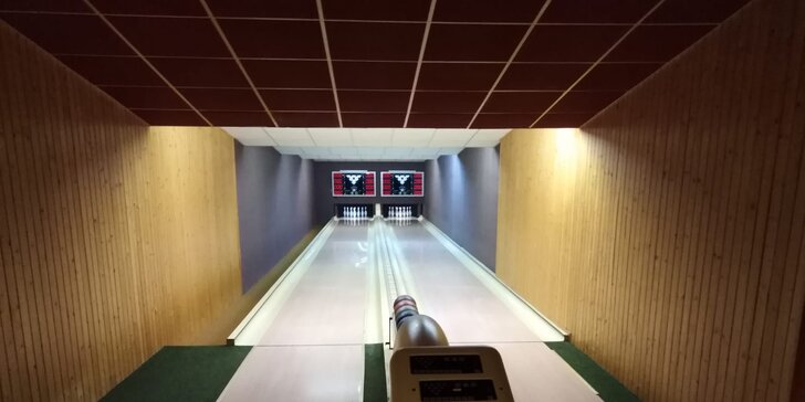 Vykutálená zábava: hodina bowlingu až pro 8 osob