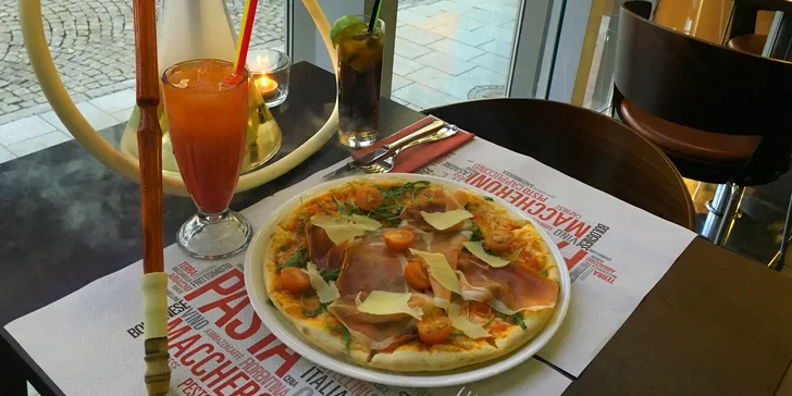 1 nebo 2 pizzy podle výběru i s vodní dýmkou a míchanými koktejly