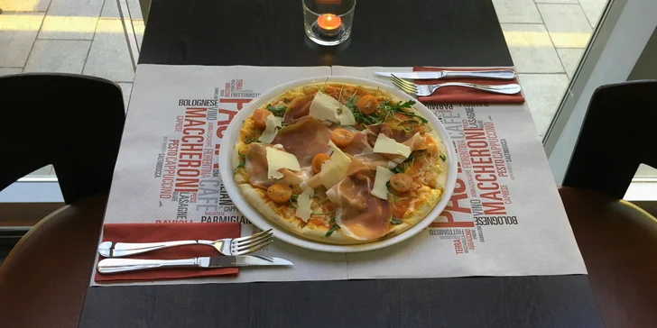 1 nebo 2 pizzy podle výběru i s vodní dýmkou a míchanými koktejly