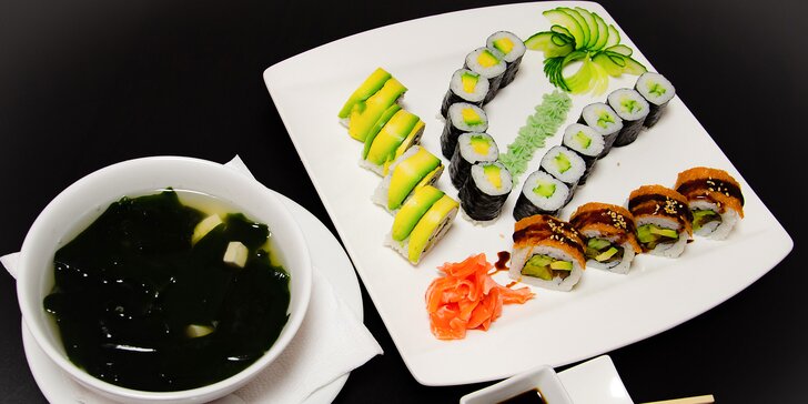 Sushi sety: 20–31 kusů, varianta s polévkou miso i vegetariánská verze