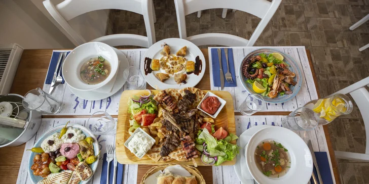 Hostina je určená pro dvě osoby. Koho vezmete s sebou? 