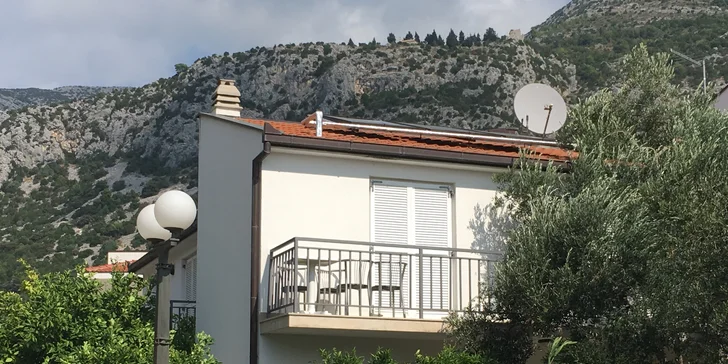7 nocí v jižní Dalmácii: 3* hotel přímo na pláži, polopenze a dítě zdarma