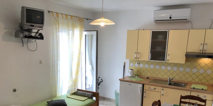 Prima dovolená u moře: 7 nocí v letovisku Turanj, doprava, apartmán či studio