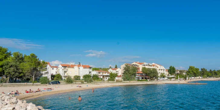 Prima dovolená u moře: 7 nocí v letovisku Turanj, doprava, apartmán či studio