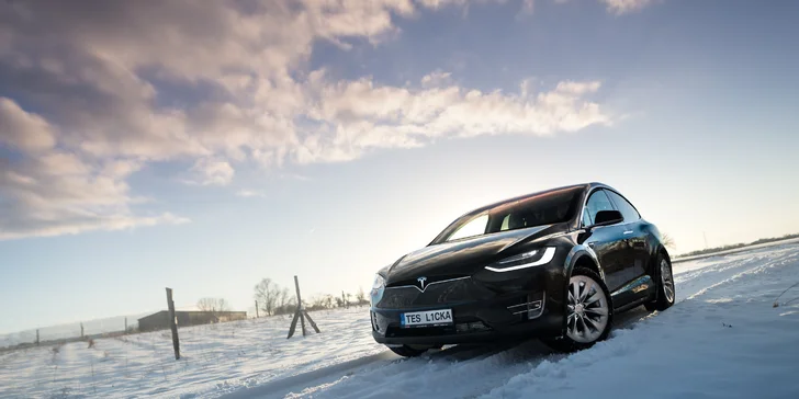 Jízda do budoucnosti v luxusním elektromobilu Tesla Model S nebo Model X