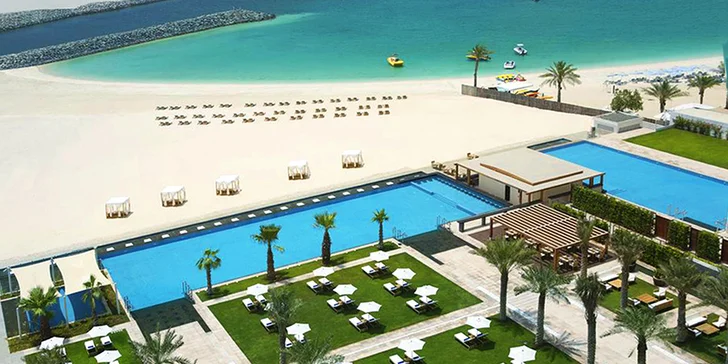 Skvělá dovolená v exotické Dubaji: 4–9 nocí v 5* hotelu u pláže s polopenzí