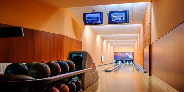 S partou nebo rodinou na bowling: 1–2 hodiny hry až pro 12 osob