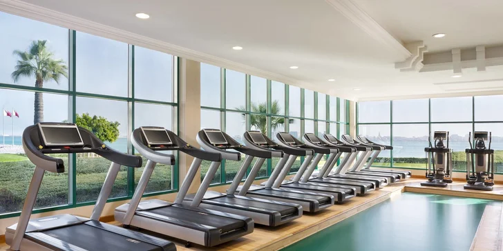 Zacvičte si v moderním fitness centru.