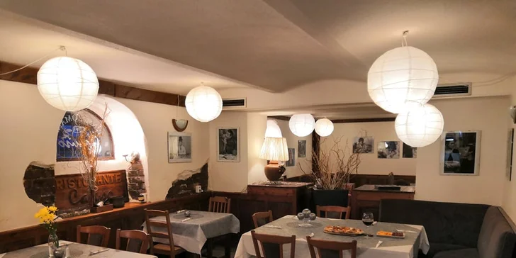 Italské menu pro dva: předkrm, pinsa, dezert a nápoj podle výběru