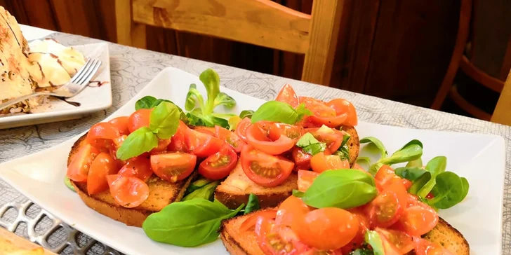 Italské menu pro dva: předkrm, pinsa, dezert a nápoj podle výběru