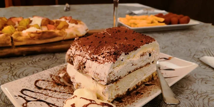 Italské menu pro dva: předkrm, pinsa, dezert a nápoj podle výběru