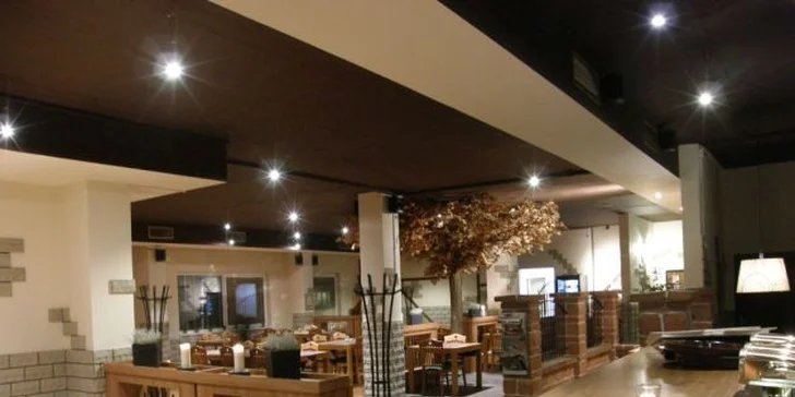 2 hod. bowlingu a vepřová marinovaná žebra nebo 2 hod. kulečníku a pizza