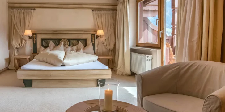 Ubytujete sa v dvojlôžkovej izbe Rose zariadenej v elegantnom štýle.