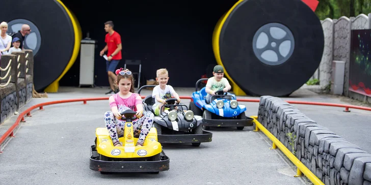 Nechybí tu ani lunapark a spousta dalších atrakcí.
