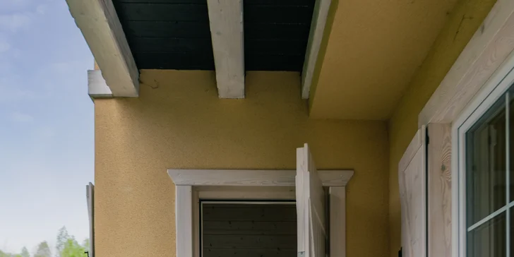 A čo s autami? Pred domčekom budete mať vyhradené dve státia.