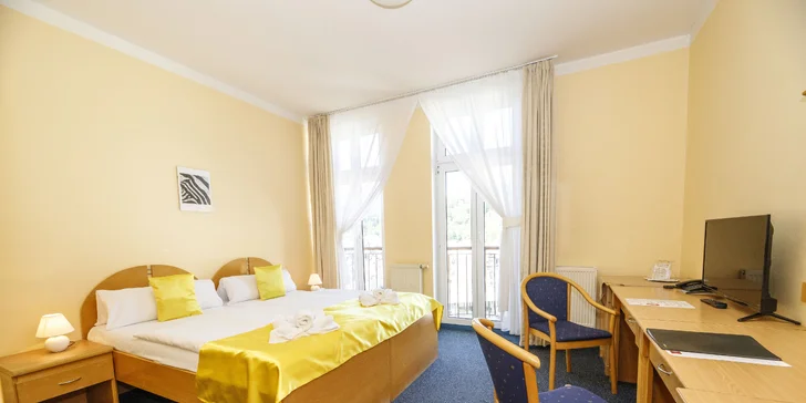Připravený je pro vás dvoulůžkový pokoj nebo apartmá. 