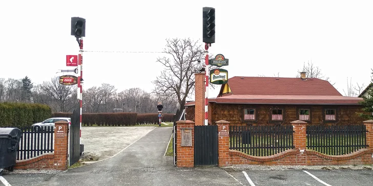 200g burger z anguse, hranolky a salát coleslaw pro 1 i 2 osoby