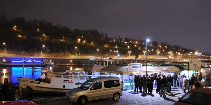 Těšit se navíc můžete i na dárek ve formě pravého husího výpeku (v uzavřené sklenici) a malé překvapení.