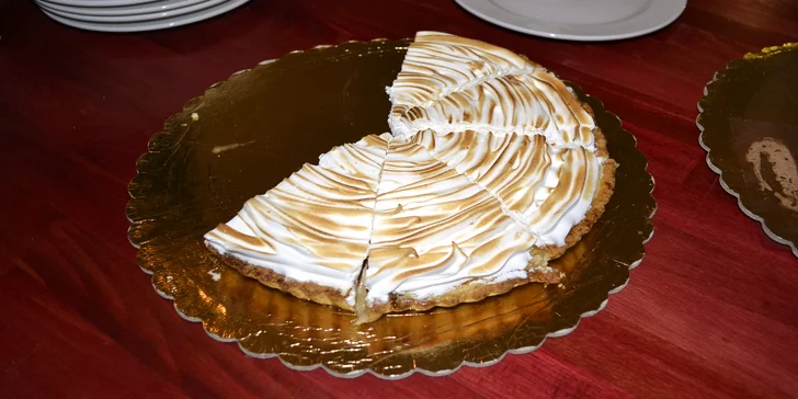Domácí dort z kavárny Taroucafé: pařížský, punčový, jahodový i tiramisu