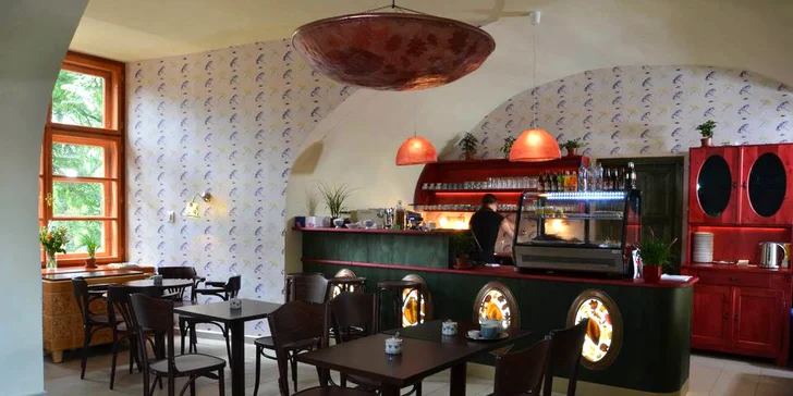 Domácí dort z kavárny Taroucafé: pařížský, punčový, jahodový i tiramisu