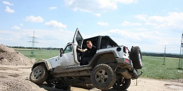 1250 Kč za 30 minut za volantem Jeep Wrangler Rubicon v hodnotě 2200 Kč