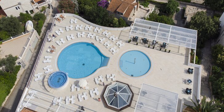 Hurá za sluníčkem: 4* hotel na Korčule, polopenze, venkovní i vnitřní bazény neomezeně
