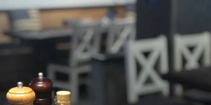 Neřízená degustace světových rumů se stručným popisem každého z nich