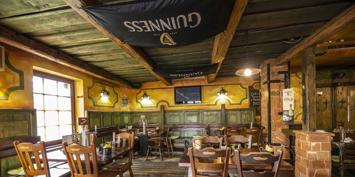 Masové prkno v irské restauraci pro 2 osoby: žebra, hovězí steak, křídla i krevety