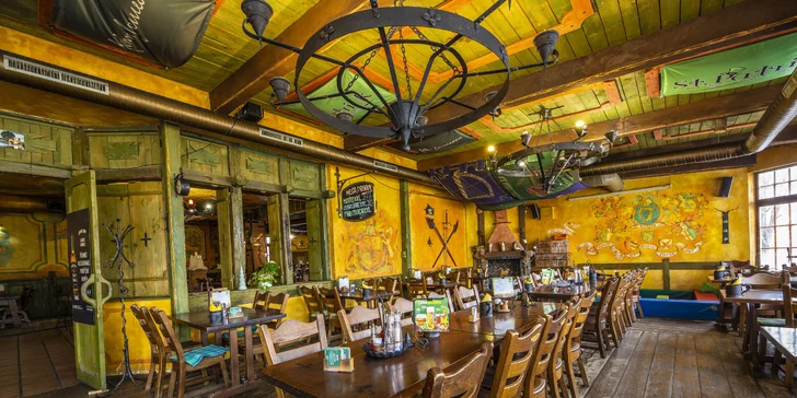 Masové prkno v irské restauraci pro 2 osoby: žebra, hovězí steak, křídla i krevety
